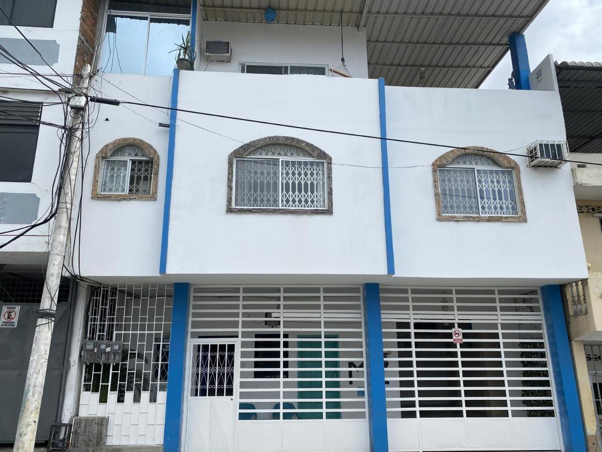 Playa Suites, Cerca Del Malecon Manta Buitenkant foto