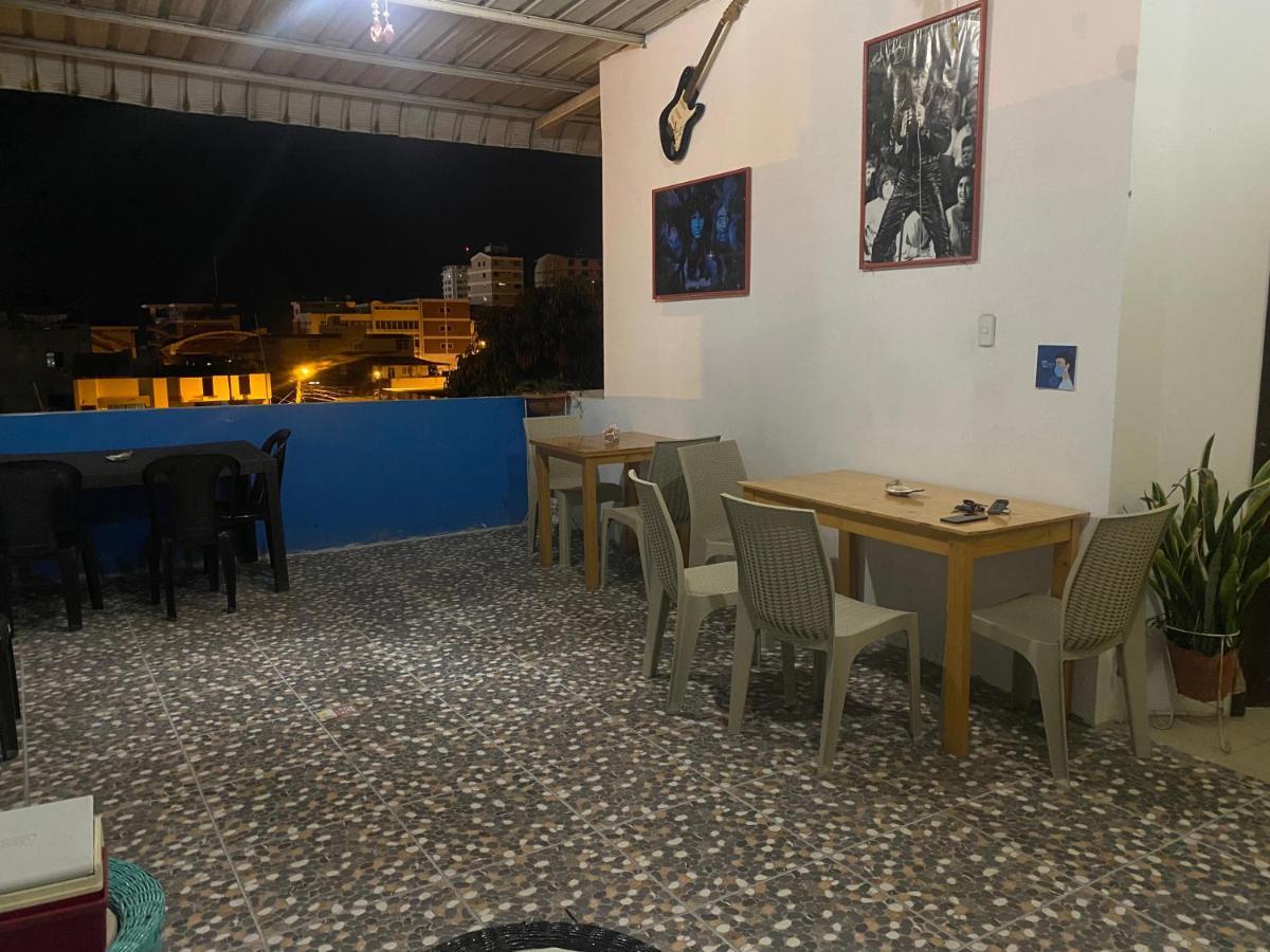 Playa Suites, Cerca Del Malecon Manta Buitenkant foto