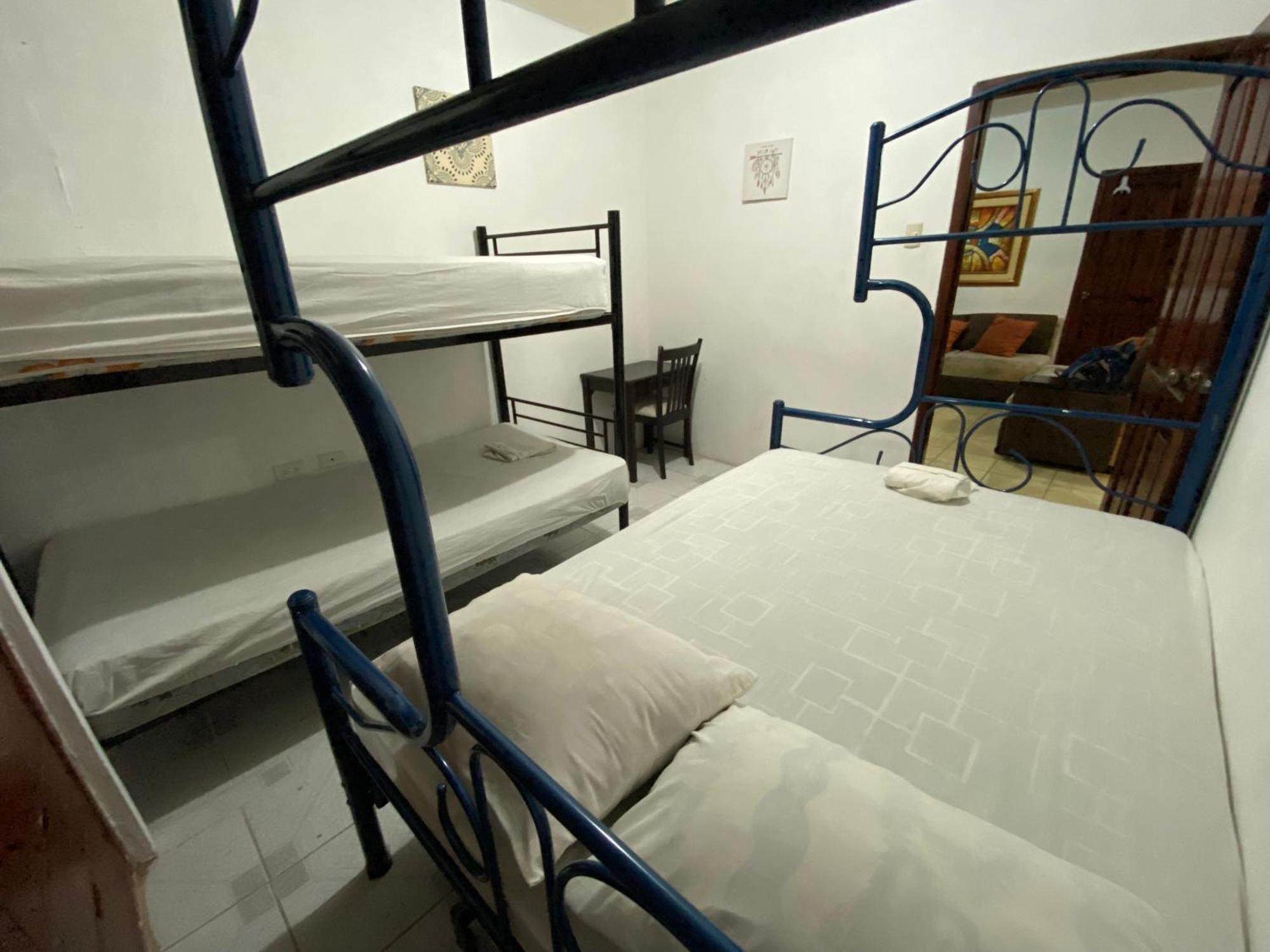 Playa Suites, Cerca Del Malecon Manta Buitenkant foto
