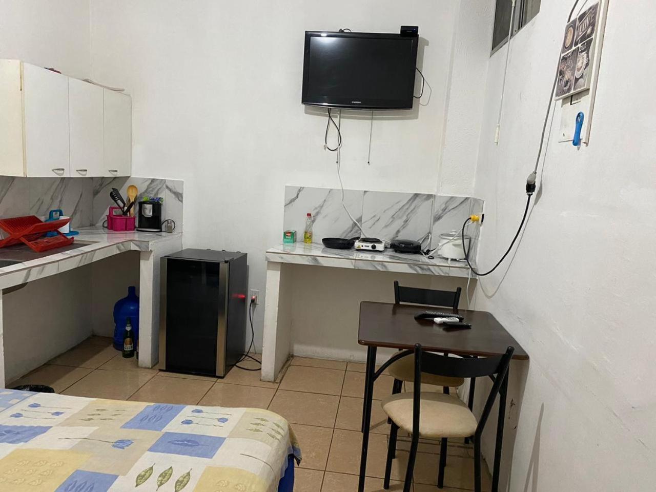 Playa Suites, Cerca Del Malecon Manta Buitenkant foto